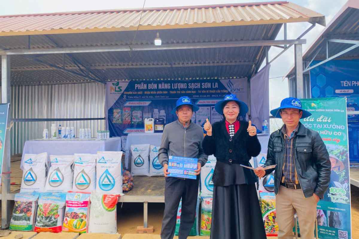 Hình ảnh tại hội chợ xuân xã Phiêng Cằm của NLS Sơn La