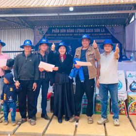 Hình ảnh tại hội chợ xuân xã Phiêng Cằm của NLS Sơn La