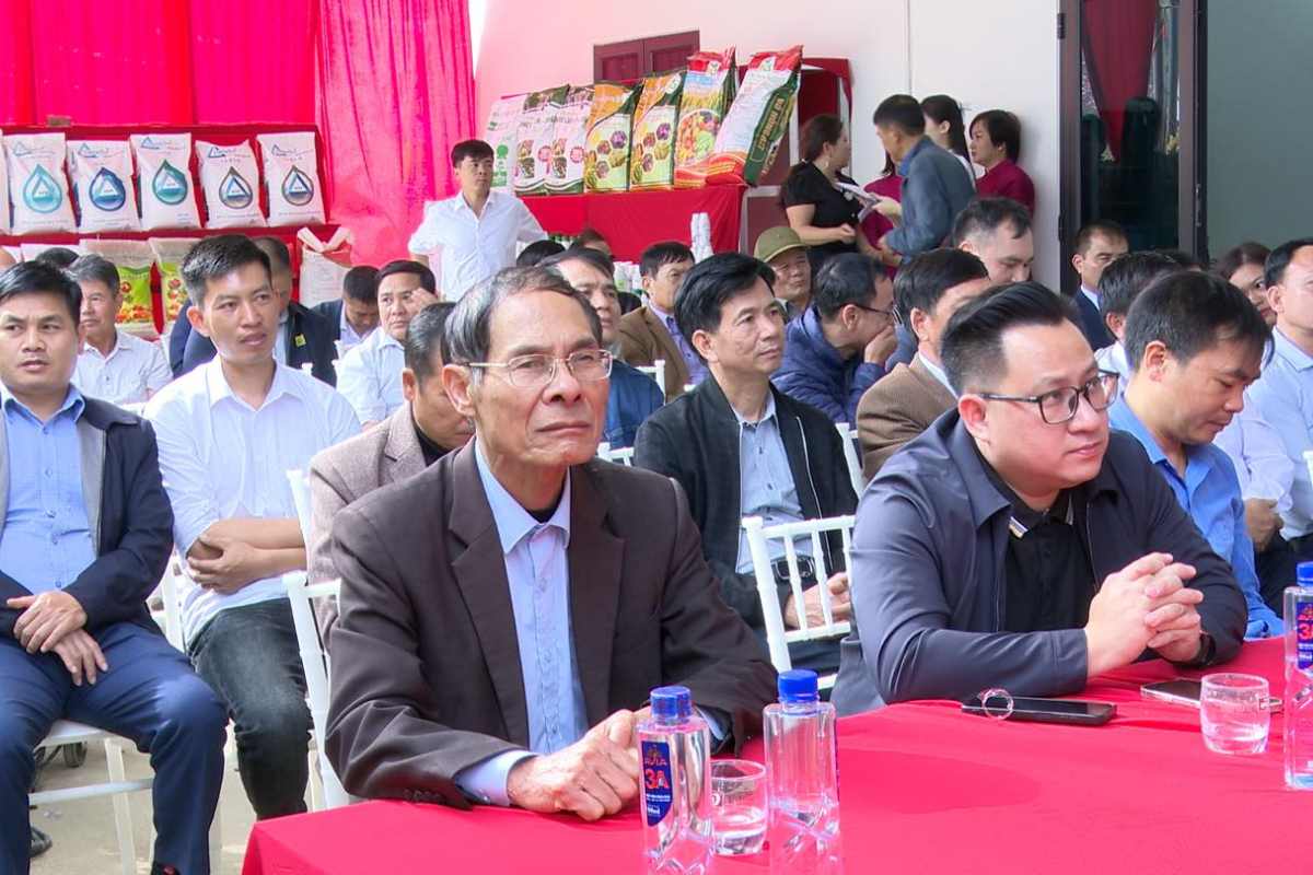 Các hình ảnh trong buổi tất niên