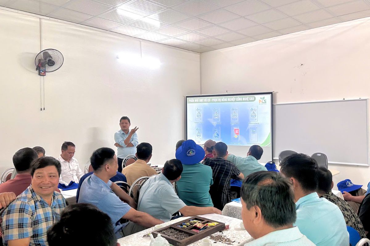 HỘI NÔNG DÂN XÃ CHIỀNG SƠ THAM QUAN NHÀ MÁY