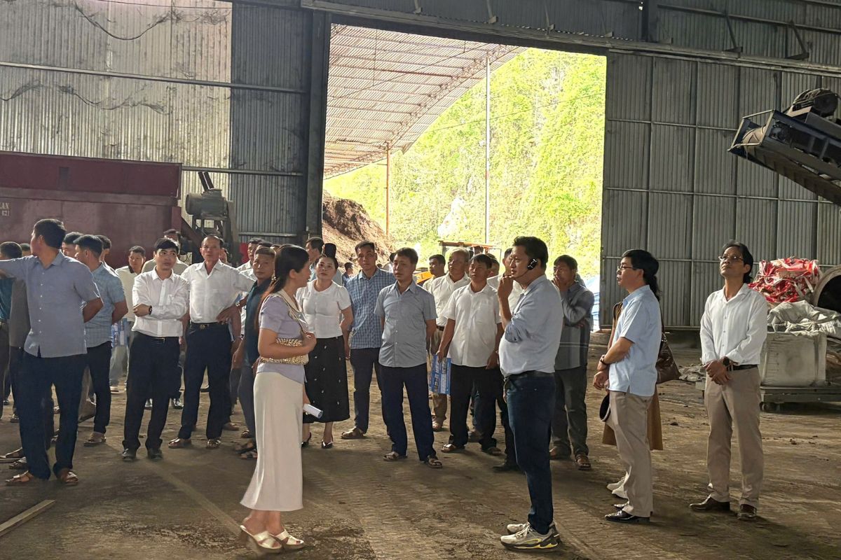 ĐOÀN HỘI NÔNG DÂN XÃ CHIỀNG MAI THĂM QUAN NHÀ MÁY