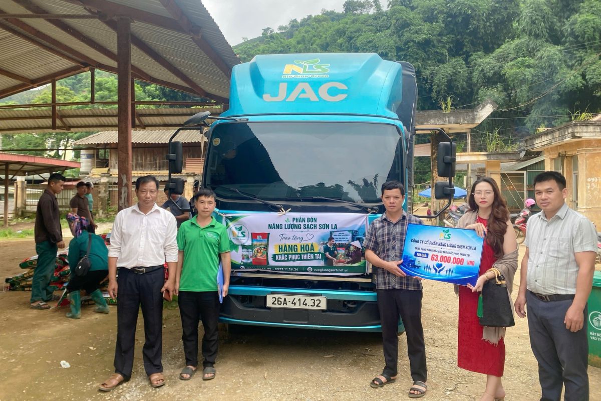 Hỗ trợ bà con khôi phục sản xuất sau bão lũ