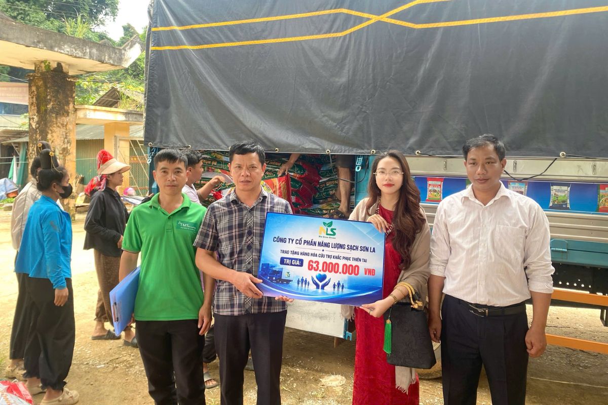 Phân Bón Năng Lượng Sạch Sơn La đã triển khai chương trình trao tặng phân bón hỗ trợ bà con