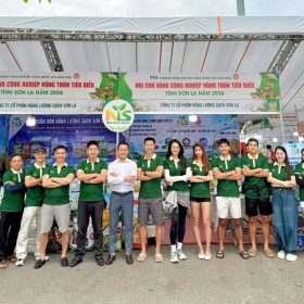 Gian hàng Phân bón Năng Lượng Sạch Sơn La thu hút khách tham quan